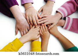 plusieurs, enfants, mains ensemble, sur