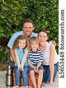 familia feliz, picnicking, en, el, gard