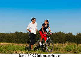 bábu woman, kocogás, noha, bicikli