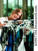 zena shopping, do, jeden, clothing store