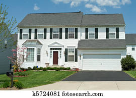Front View Vinyl Siding Single Family House Home, Suburban Maryl Front View Vinyl Siding Single Family House Home, Suburban Maryl