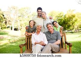 portrett, av, ei, glad familie