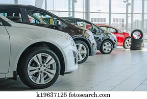 mehrere, neu, autos, an, autohaus, salon. mehrere, neu, autos, an, autohaus, salon.