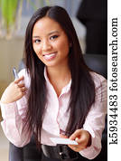 retrato, de, um, jovem, bonito, mulher asian, em, um, negócio, meio ambiente