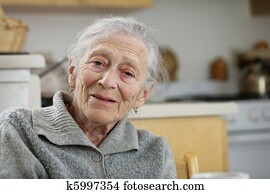 肖像画, の, a, 年長の 女性, 家で