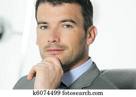 um, atraente, homem negócio, em, um, negócio claro, meio ambiente