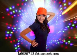 美しい ラテン語 十代 ヒスパニック 女の子 オレンジ 帽子 ポーズを取る ストックフォト 写真素材 K Fotosearch