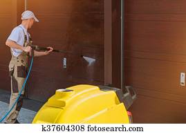 Garage Türen Fotos | 1000+ Garage Türen Bilder | Fotosearch