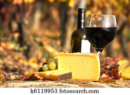 Red wine, cheese and grapes Red wine, cheese and grapes