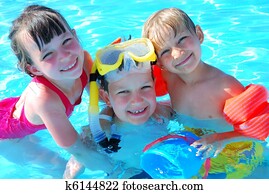 gosses, dans, piscine