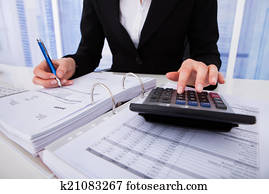 mujer de negocios, calculador, impuesto