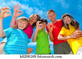  Smiling children's okay signs