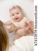 mor, badning, baby, hemma