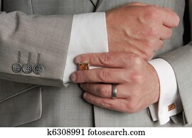 Cuff link Adjustment