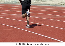 track runner