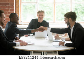 מולטיאתני, התחבר, לקבל, חדש, קולגה