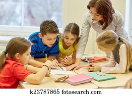 grupo, de, escola brinca, escrita, teste, em, sala aula