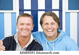 שני, שמח, גברים הומוסקסואליים, cuddling.