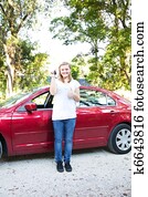 adolescente, con, primero, coche nuevo