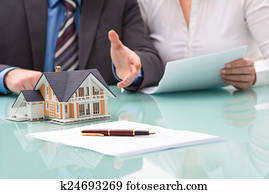 דיון, עם, a, סוכן של מקרקעין