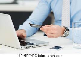 geschäftsmann, machen, online-bankwesen, oder, kaufen