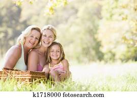 vó, com, adulto, filha, e, neto, ligado, piquenique