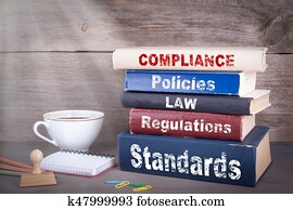 conformidade, concept., pilha livros, ligado, escrivaninha madeira