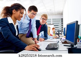 商业组, 年轻人, 多少数民族成员, 配合