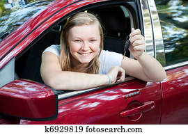 adolescente niña, con, coche nuevo