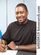 guapo, americano africano, estudiante universitario