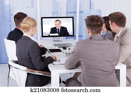 geschäftsmenschen, in, videokonferenz, tisch