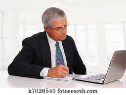 middle vek, obchodník, do lavica, s, laptop