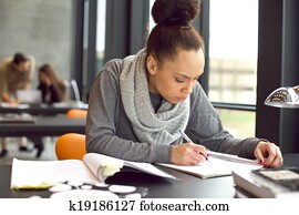 צעיר, אישה אמריקאית אפריקנית, לקחת הערות, ל, שלה, למד