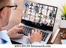 businessperson, videoconferencing, dzeršana uz vietas, laptop