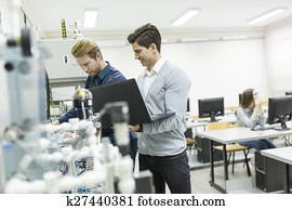 jovens, em, a, sala aula