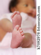 רב גזעני, יילוד