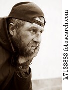 ללא בית, איש