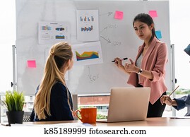 multikulturell, arbeitende, gesellschaft, in, gemeinschaftsarbeit, meeting.