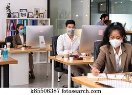 afrikansk, kontor arbejder, hos, asiat, hold, ind, nye, normal, sociale, afstand, kontor