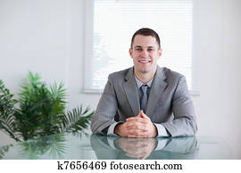 الرجل أعمال, إلى داخل, أداة تعريف إنجليزية غير معروفة, توج بالنجاح, تفاوض