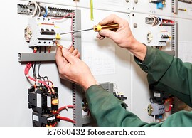 Electrician`s, mãos, trabalhando
