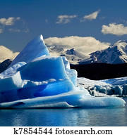 derretendo, iceberg, de, tintura, geleira, drifting, afastado, ligado, lago argentino, patagonia, argentina