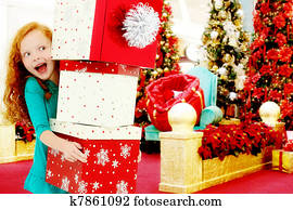 feliz, menina, criança, em, centro comercial, com, pilha, de, caixas