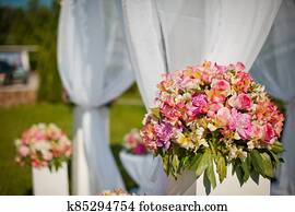 Wedding arch. The idea of decorating the wedding area with flowers Wedding arch. The idea of decorating the wedding area with flowers