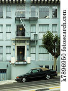 Grün Fassade Stock Bilder | 1000+ Grün Fassade Fotos | Fotosearch