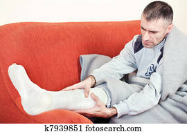 man, met, gebroken been