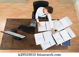 executiva, assistindo, chamada, enquanto, calculando, finanças