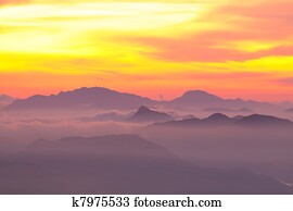 pôr do sol, montanhas