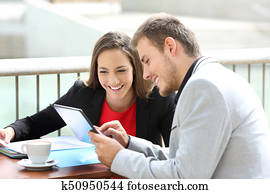 dos, ejecutivos, el consultar, en línea directa, datos