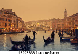 Rialto Bridge, Venice - Italy Rialto Bridge, Venice - Italy